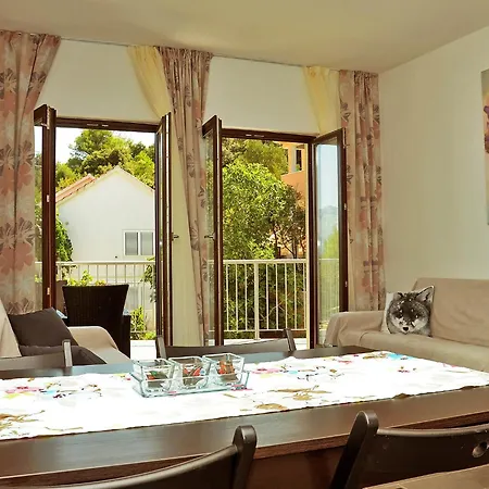 Molo Lozna-5 By Interhome Postira
